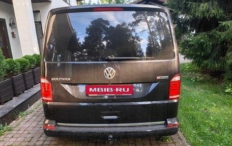 Volkswagen Multivan T6 рестайлинг, 2018 год, 4 600 000 рублей, 5 фотография