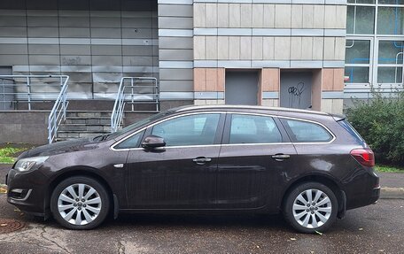Opel Astra J, 2013 год, 1 000 000 рублей, 2 фотография