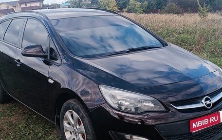 Opel Astra J, 2013 год, 645 000 рублей, 1 фотография