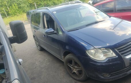 Volkswagen Touran III, 2009 год, 320 000 рублей, 2 фотография