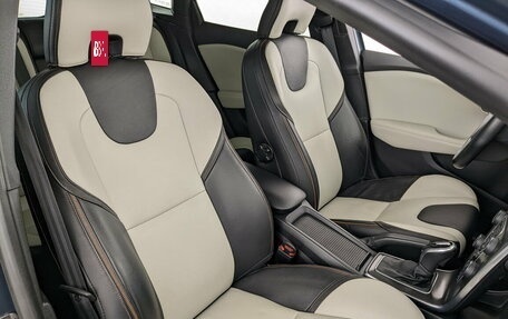 Volvo V40 II рестайлинг, 2014 год, 1 415 000 рублей, 25 фотография