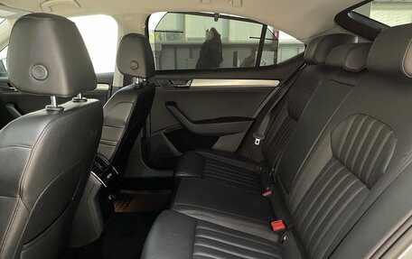 Skoda Superb III рестайлинг, 2015 год, 1 869 000 рублей, 22 фотография