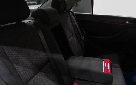 Toyota Avensis III рестайлинг, 2006 год, 749 000 рублей, 30 фотография