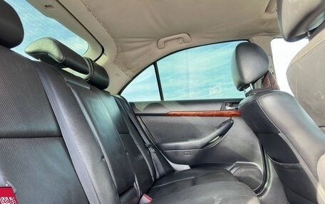 Toyota Avensis III рестайлинг, 2004 год, 699 000 рублей, 4 фотография