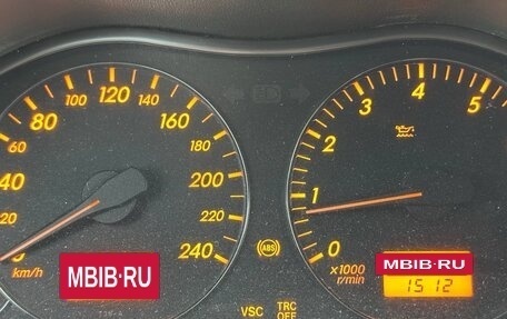 Toyota Avensis III рестайлинг, 2004 год, 699 000 рублей, 24 фотография