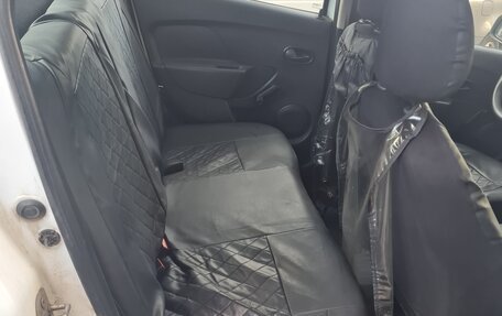 Renault Logan II, 2017 год, 519 000 рублей, 11 фотография