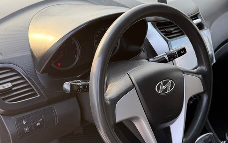 Hyundai Solaris II рестайлинг, 2011 год, 590 000 рублей, 10 фотография