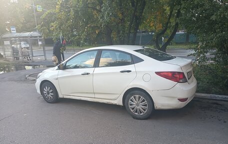 Hyundai Solaris II рестайлинг, 2013 год, 270 000 рублей, 1 фотография