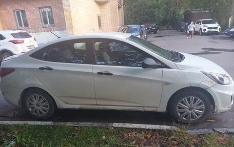 Hyundai Solaris II рестайлинг, 2013 год, 270 000 рублей, 5 фотография