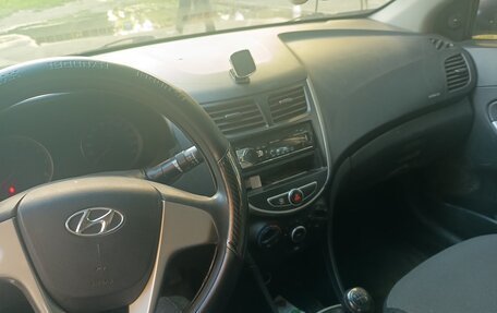 Hyundai Solaris II рестайлинг, 2013 год, 270 000 рублей, 16 фотография