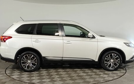 Mitsubishi Outlander III рестайлинг 3, 2016 год, 1 840 000 рублей, 8 фотография