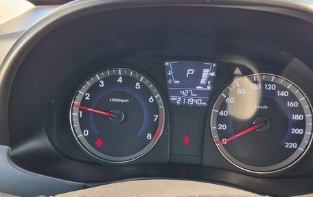 Hyundai Solaris II рестайлинг, 2013 год, 750 000 рублей, 8 фотография
