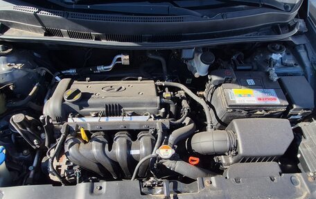 Hyundai Solaris II рестайлинг, 2013 год, 750 000 рублей, 10 фотография