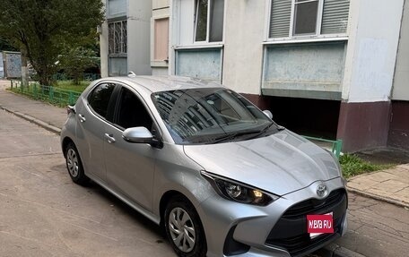 Toyota Yaris, 2023 год, 1 120 000 рублей, 1 фотография