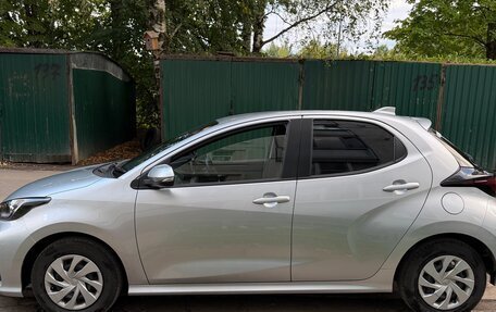 Toyota Yaris, 2023 год, 1 120 000 рублей, 3 фотография