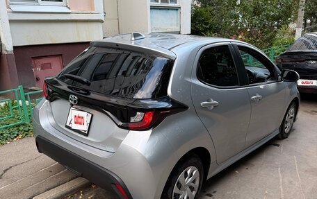 Toyota Yaris, 2023 год, 1 120 000 рублей, 5 фотография