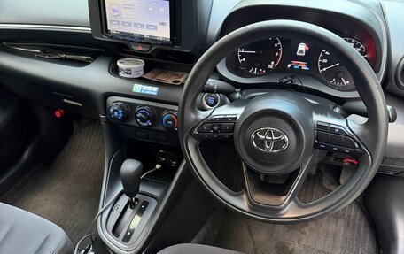 Toyota Yaris, 2023 год, 1 120 000 рублей, 7 фотография