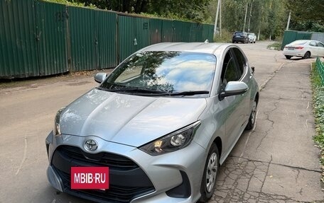 Toyota Yaris, 2023 год, 1 120 000 рублей, 2 фотография