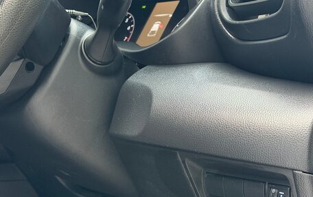 Toyota Yaris, 2023 год, 1 120 000 рублей, 9 фотография