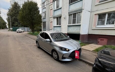 Toyota Yaris, 2023 год, 1 120 000 рублей, 11 фотография