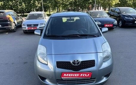 Toyota Yaris III рестайлинг, 2006 год, 855 000 рублей, 1 фотография