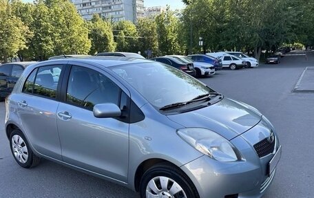Toyota Yaris III рестайлинг, 2006 год, 855 000 рублей, 6 фотография