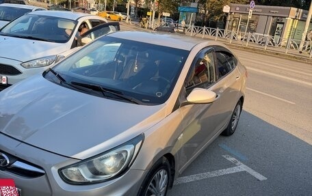 Hyundai Solaris II рестайлинг, 2012 год, 500 000 рублей, 3 фотография