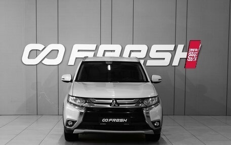 Mitsubishi Outlander III рестайлинг 3, 2017 год, 1 898 000 рублей, 3 фотография