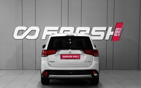 Mitsubishi Outlander III рестайлинг 3, 2017 год, 1 898 000 рублей, 4 фотография