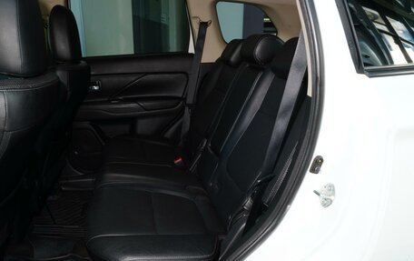 Mitsubishi Outlander III рестайлинг 3, 2017 год, 1 898 000 рублей, 9 фотография