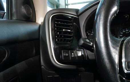 Mitsubishi Outlander III рестайлинг 3, 2017 год, 1 898 000 рублей, 20 фотография
