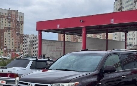 Toyota Highlander III, 2012 год, 1 360 000 рублей, 10 фотография