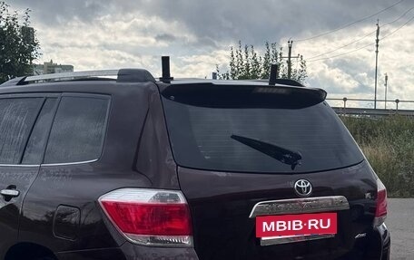 Toyota Highlander III, 2012 год, 1 360 000 рублей, 9 фотография