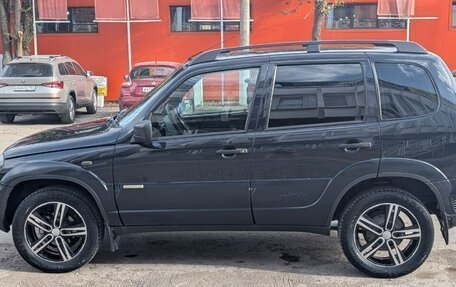 Chevrolet Niva I рестайлинг, 2015 год, 600 000 рублей, 10 фотография