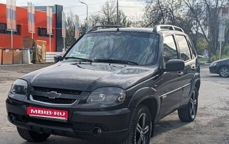 Chevrolet Niva I рестайлинг, 2015 год, 600 000 рублей, 2 фотография