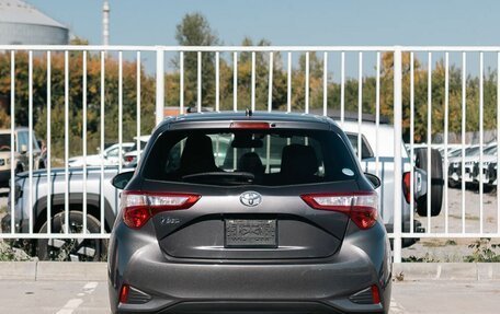 Toyota Vitz, 2017 год, 950 000 рублей, 5 фотография