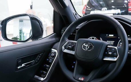 Toyota Land Cruiser, 2025 год, 16 400 000 рублей, 16 фотография