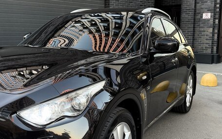 Infiniti QX70, 2013 год, 2 770 000 рублей, 3 фотография