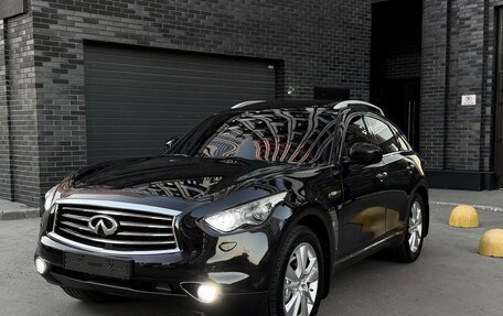 Infiniti QX70, 2013 год, 2 770 000 рублей, 2 фотография