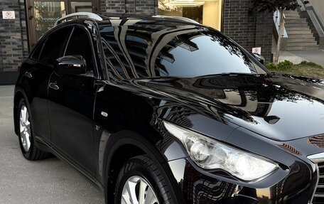 Infiniti QX70, 2013 год, 2 770 000 рублей, 17 фотография