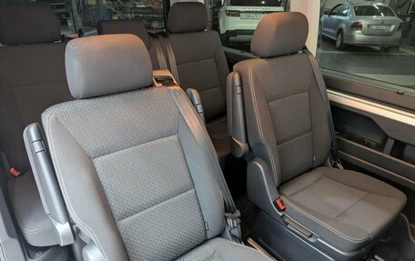 Volkswagen Multivan T6 рестайлинг, 2019 год, 4 279 000 рублей, 17 фотография