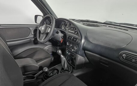 Chevrolet Niva I рестайлинг, 2017 год, 635 000 рублей, 10 фотография