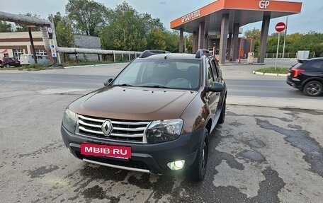 Renault Duster I рестайлинг, 2012 год, 650 000 рублей, 2 фотография