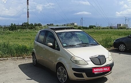 Lancia Musa I рестайлинг, 2005 год, 300 000 рублей, 3 фотография