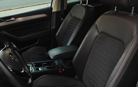 Volkswagen Passat B8 рестайлинг, 2018 год, 2 370 000 рублей, 7 фотография