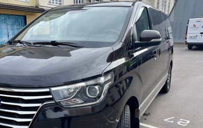 Hyundai Grand Starex Grand Starex I рестайлинг 2, 2018 год, 2 750 000 рублей, 1 фотография