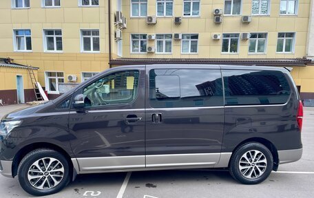 Hyundai Grand Starex Grand Starex I рестайлинг 2, 2018 год, 2 750 000 рублей, 11 фотография