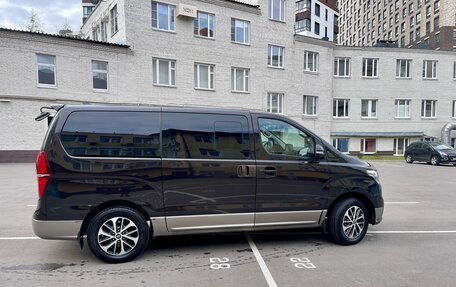 Hyundai Grand Starex Grand Starex I рестайлинг 2, 2018 год, 2 750 000 рублей, 6 фотография