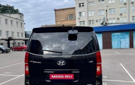 Hyundai Grand Starex Grand Starex I рестайлинг 2, 2018 год, 2 750 000 рублей, 4 фотография