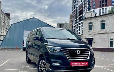 Hyundai Grand Starex Grand Starex I рестайлинг 2, 2018 год, 2 750 000 рублей, 7 фотография